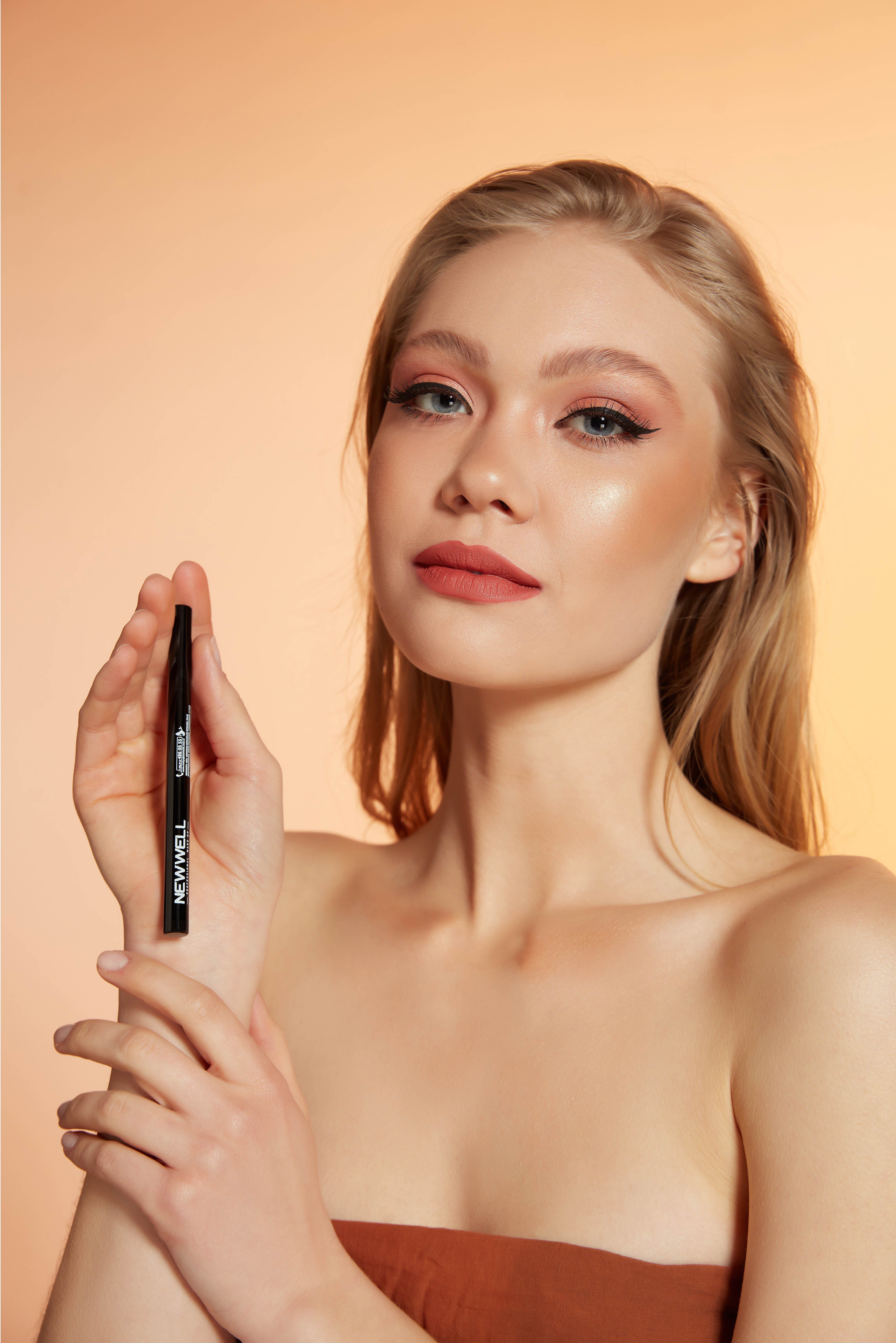 En Kolay Sürülen Siyah Eyeliner Önerileri